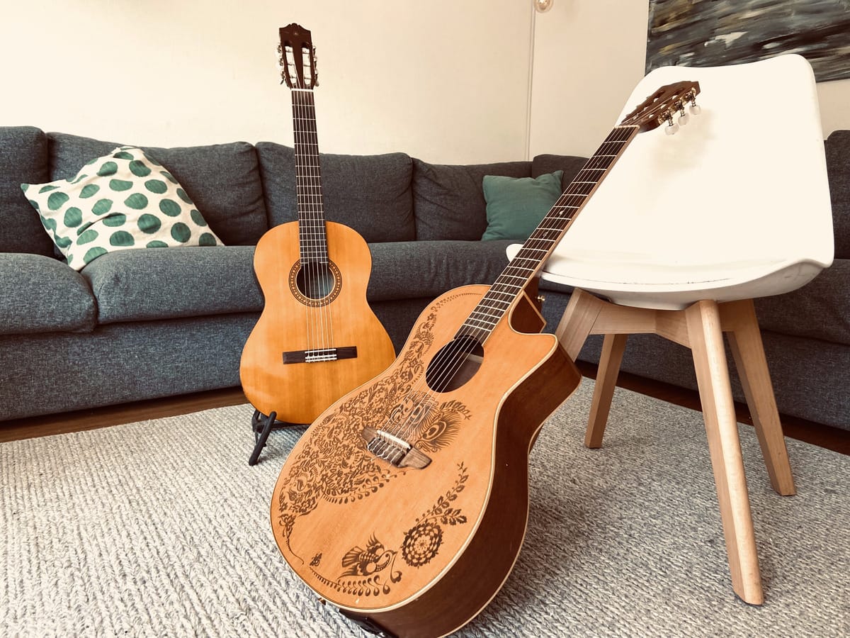 Gitarre_Stillleben.heic