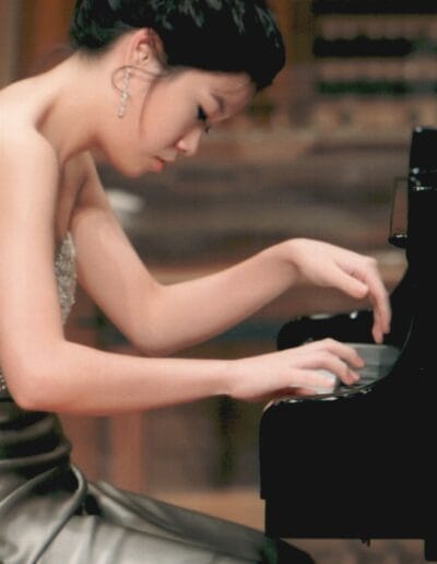 Eun Woo unterrichtet Klavier in Dresden